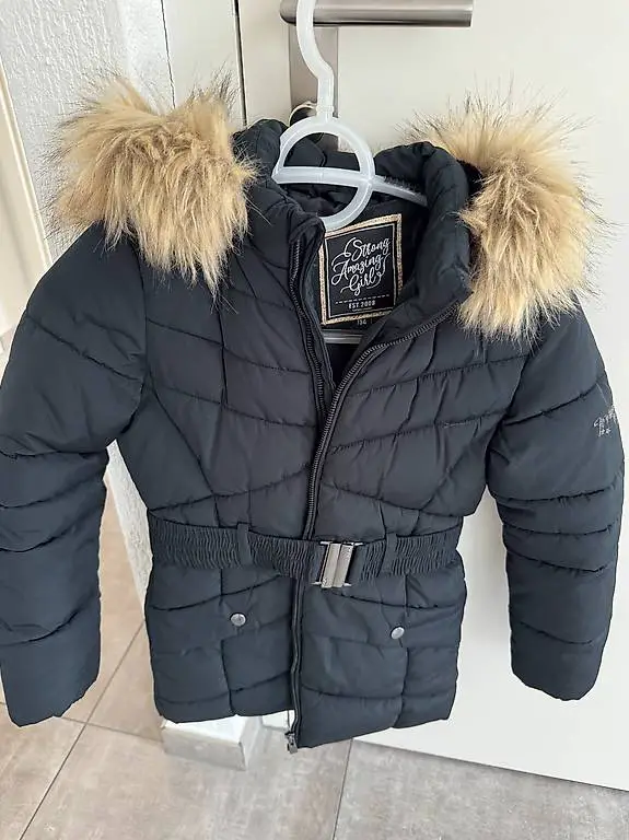 Daunenmantel schwarz Grösse 134