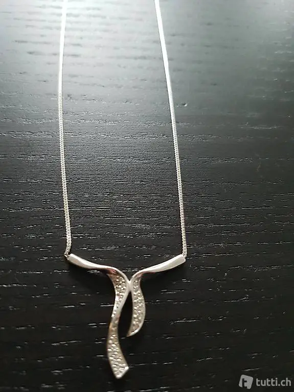 Halskette aus Weissgold und Diamanten