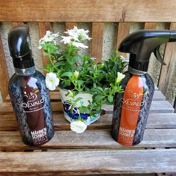 Natürliche Mähnen und Schweifsprays im Doppelpack