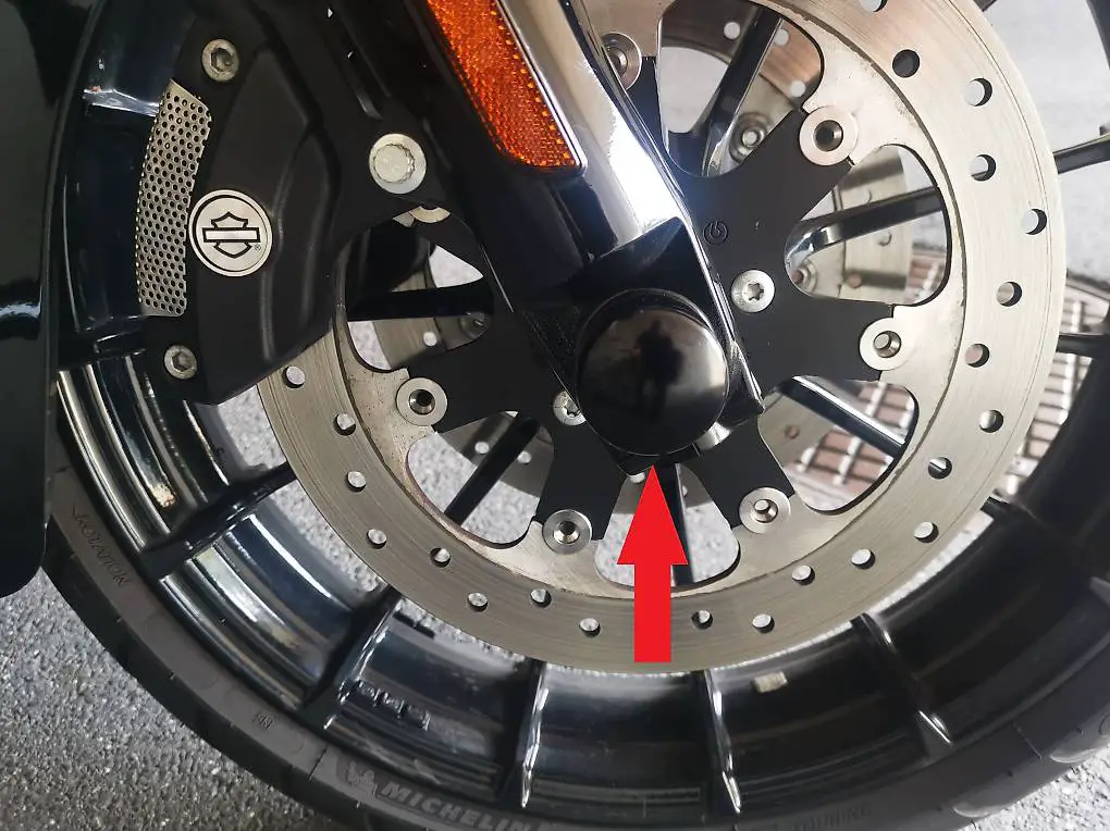 NEUE schwarze Achscover für Harley Davidson