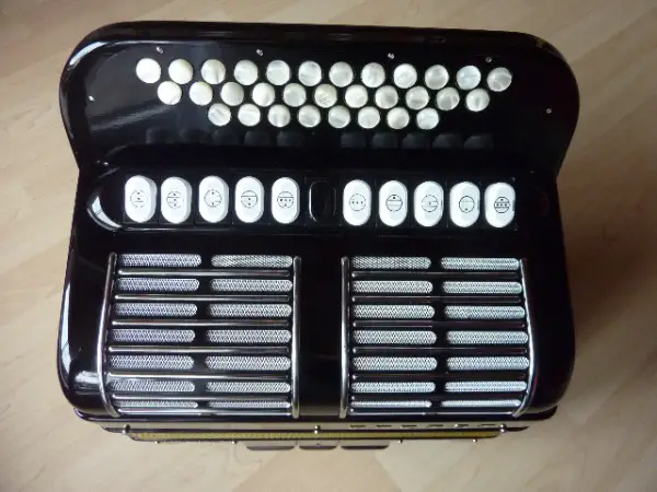 Handorgel - HOHNER OUVERTURE V S - sehr guter Zustand