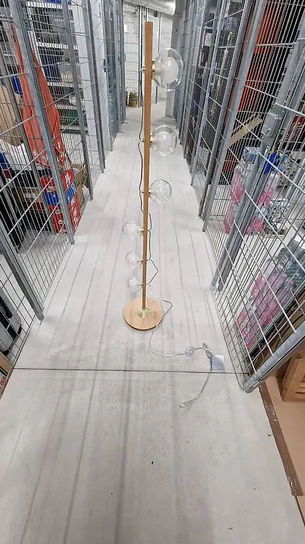 Leuchte aus Eichenholz, Glaskugelschirmen, Gold-Metall