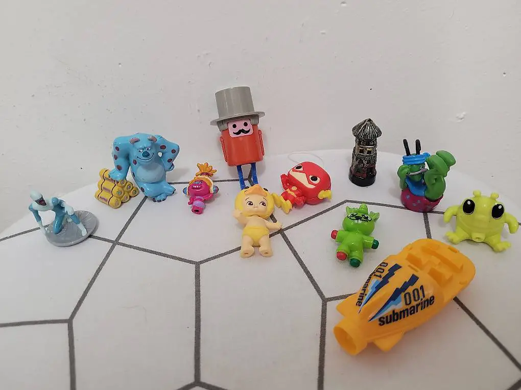 Div. Figuren und Spielzeug zum Basteln / Deko