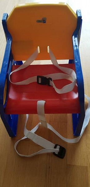 Sitzerhöhung für den Stuhl