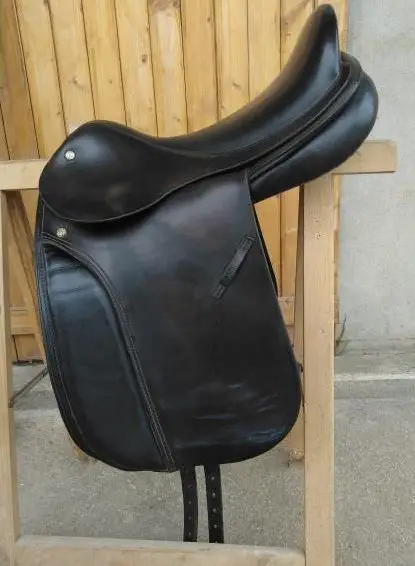 Dressursattel 17 Zoll der Sattlerei Althaus