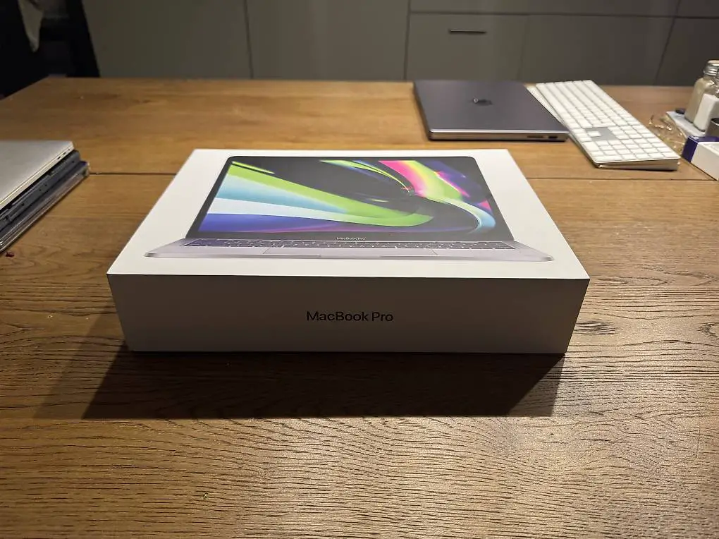 Apple MacBook Pro 13" 2020, i5, 500GB SSD - wie neu