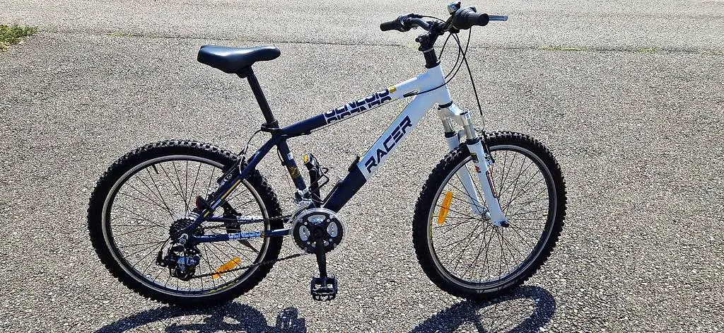 Jugendvelo Genesis Racer 24 Zoll-Alurahmen