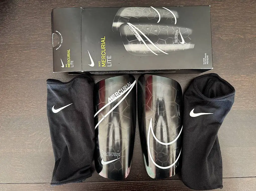 Nike Fussball-Schienbeinschoner, Grösse L