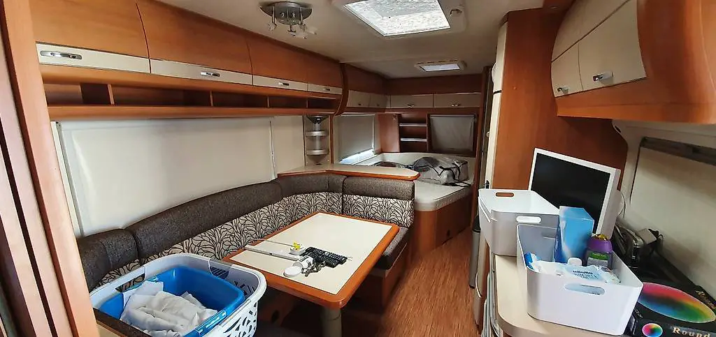 Wohnwagen Hobby mit Vorbau & Inventar (Preis verhandelnar)