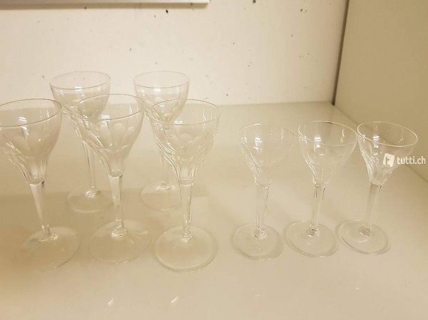 8 Stk. edle Kristallgläser mit Muster