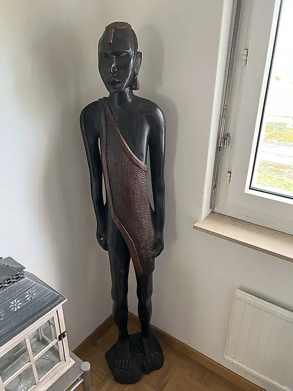 Afrikanische Figur aus Ebenholz