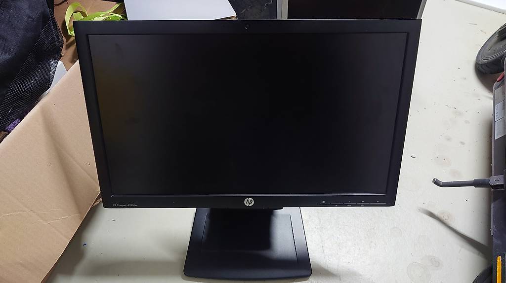 2x HP Monitor 21,5 Zoll +1 Samsung Montior + Video Kabel