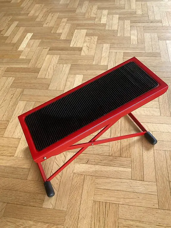 Fussbank für Gitarre