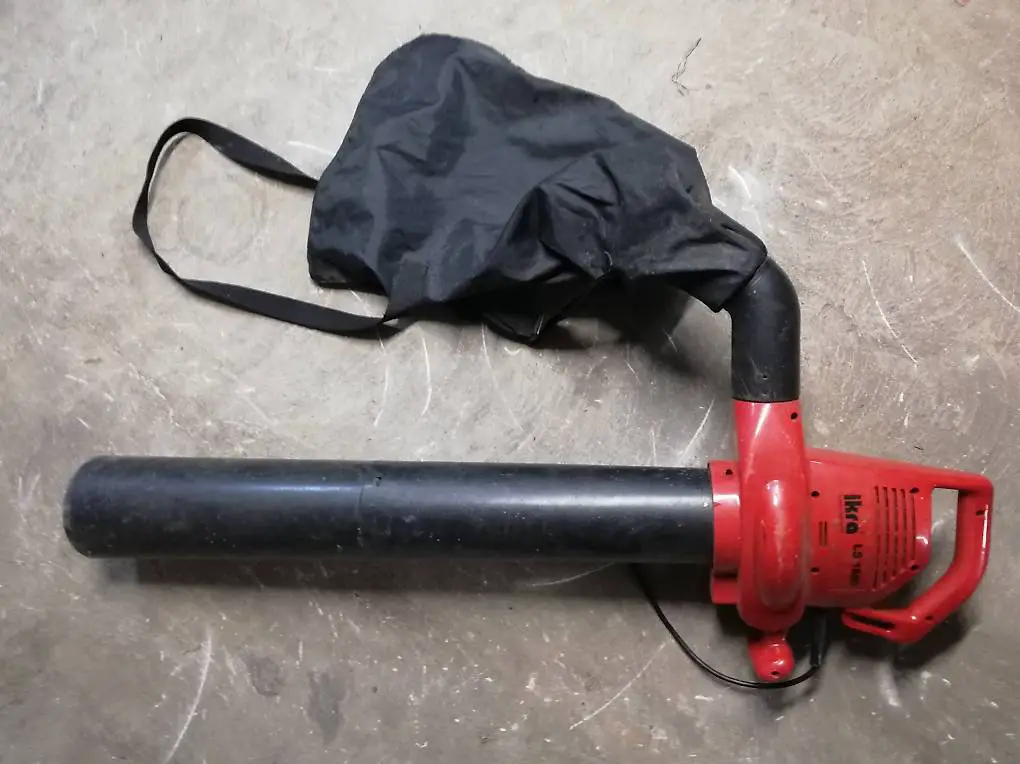 Laubsauger/Laubbläser Ikra