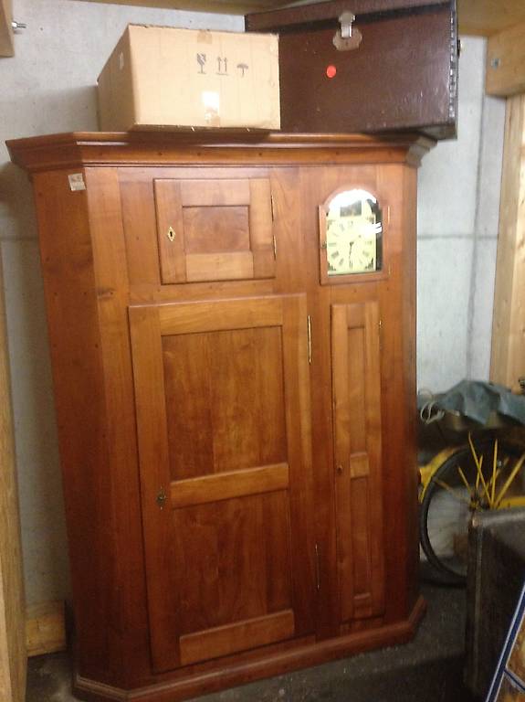 Biedermeier Buffet ehemals eingebaut, mit Uhrenkasten