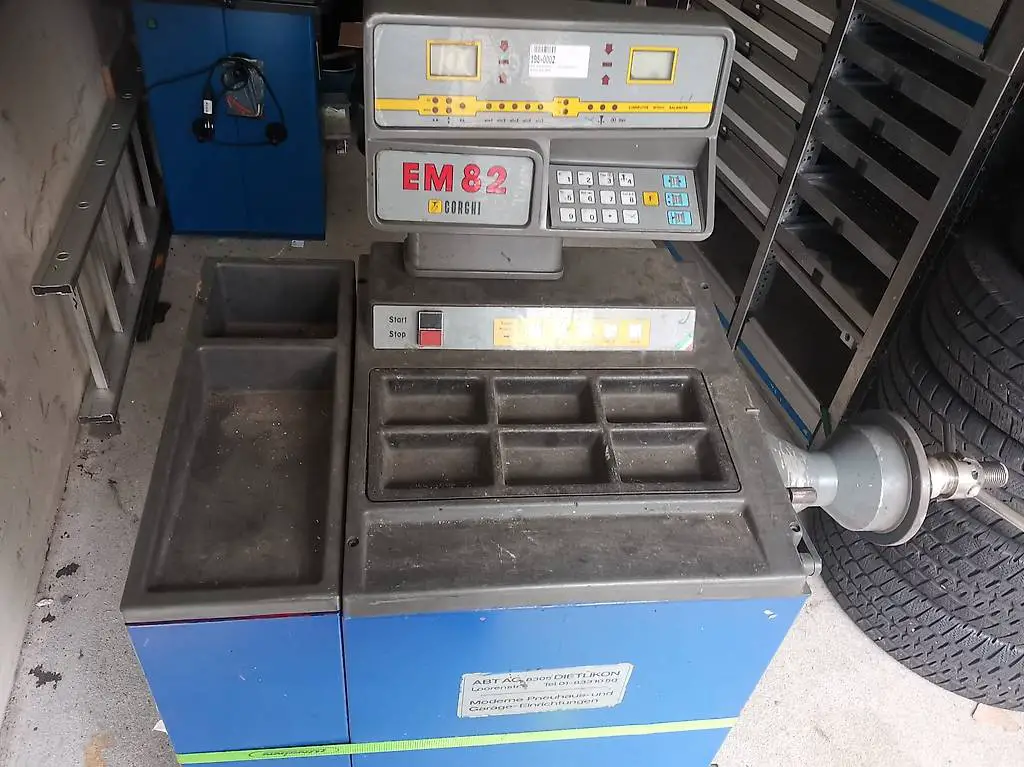 Corghi Auswuchtmaschine