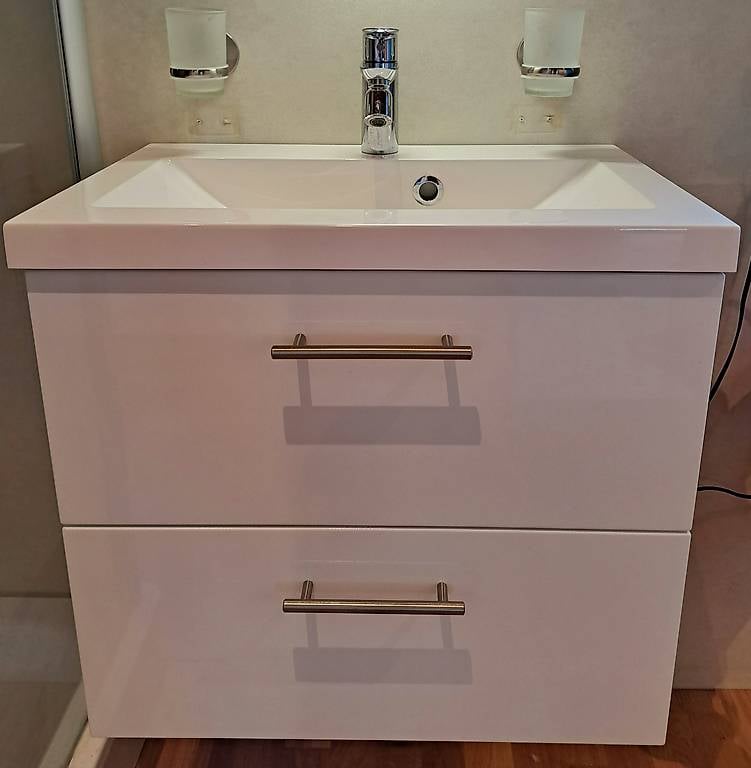 Waschtisch & Armatur (Giessbach/Grohe)