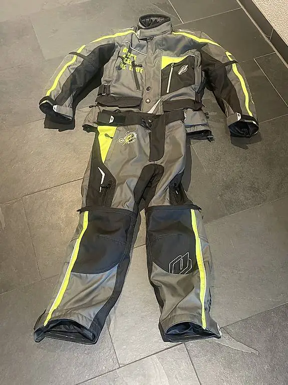 Töffkleider / Motorrad Kleider