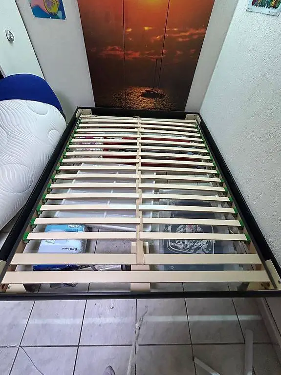 Bettrahmen schwarz inkl. Bettrost - Masse 160cm x 200cm