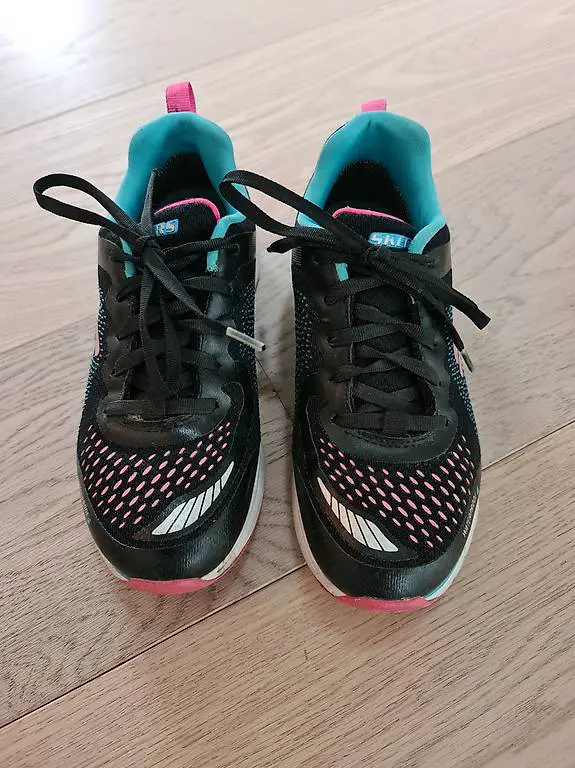 Turnschuhe wasserdicht von Skechers Grösse 35