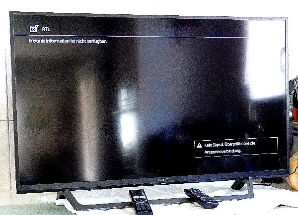 Sony TV 40 Zoll 90cm X 53cm mit 2 FB