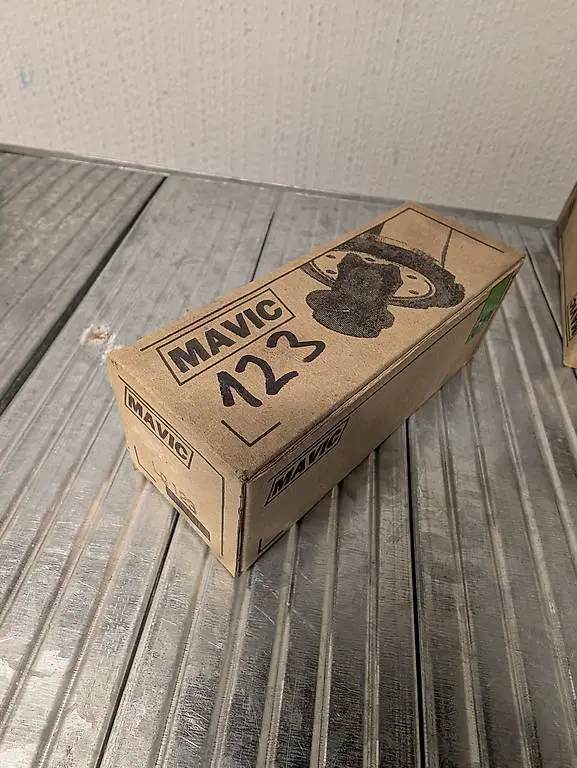 Neues Mavic Retro Innenlager 123er