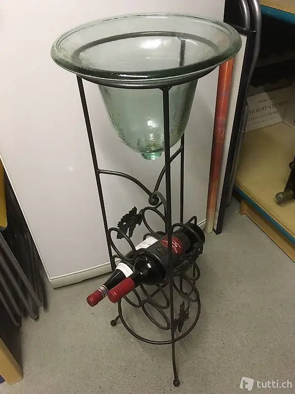 Weinständer mit Einsatz