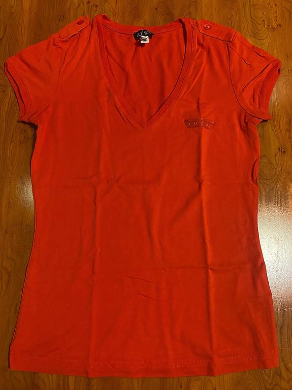 Armani T-shirt rouge (XS) *NEW*