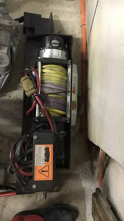 Verricello argano WARN con piastra montaggio TOYOTA HILUX