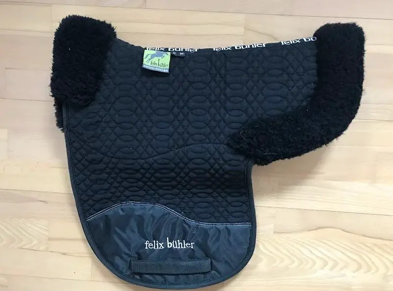 Satteldecke Felix Bühler Dressur mit Kunstfell