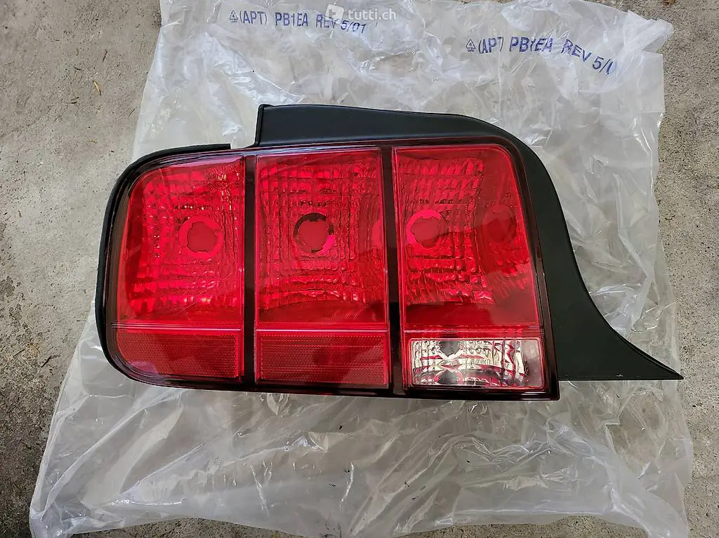 Ford Mustang GT 05 - 09 Rückleuchte Links Original