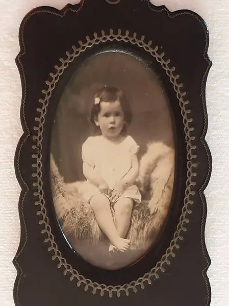  Schöner alter Rahmen mit Silberfaden und Kinderfoto 3