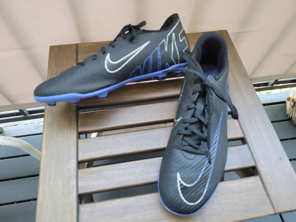 Nike Fussballschuhe Gr. 42.5