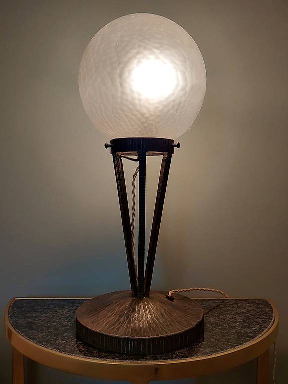 grosse schmiedeiesen tischleuchte 1925