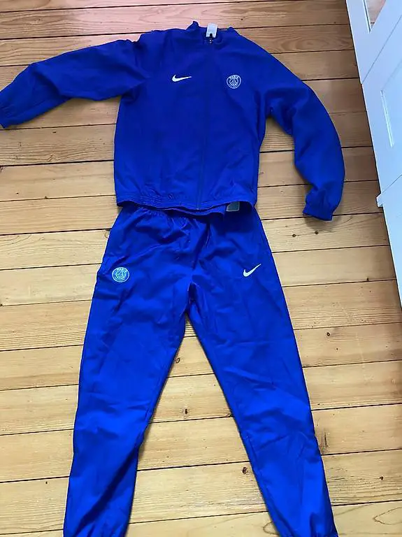 Paris Trainingsanzug