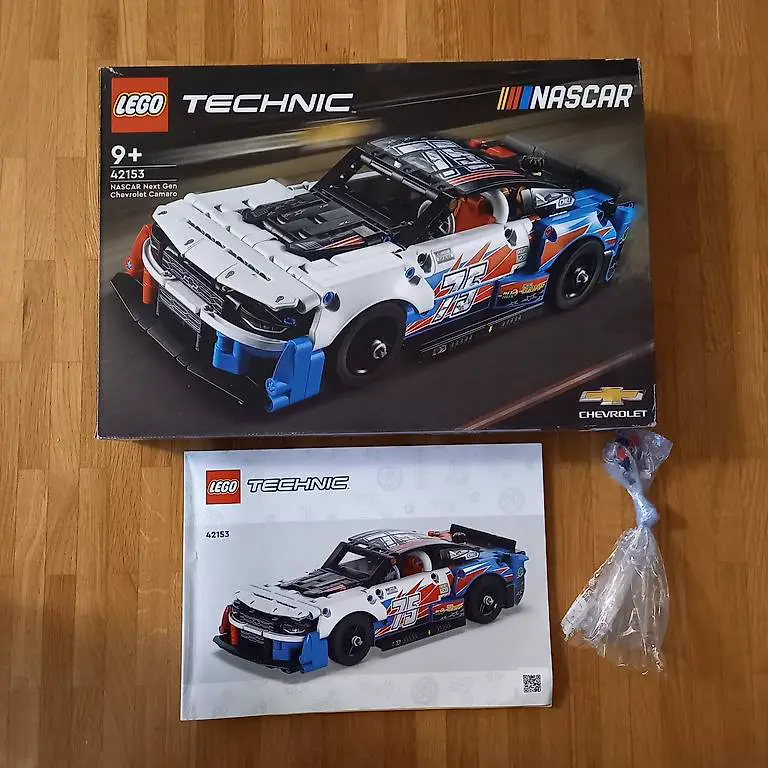 LEGO Technic 42153 NASCAR Next Gen Chevrolet Camaro ZL1