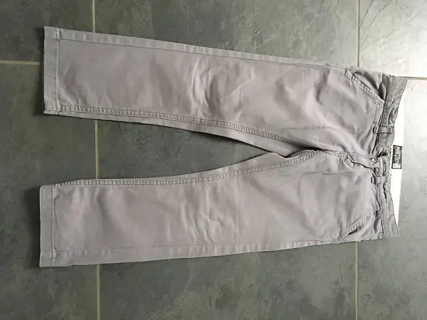 Neuwertige Hose in Grau Gr. 134 Chinos Hose