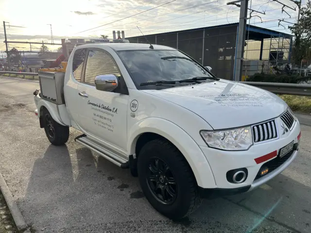 MITSUBISHI, L200, Autotransport/Abschlepper
