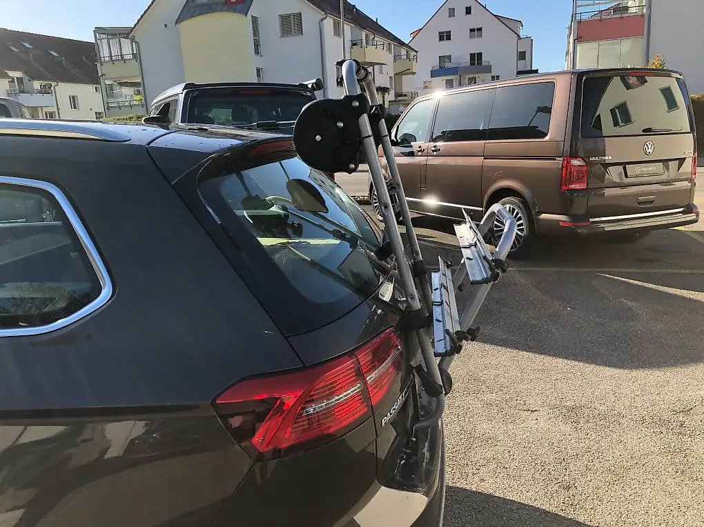 VW Passat Variant ----- Veloträger
