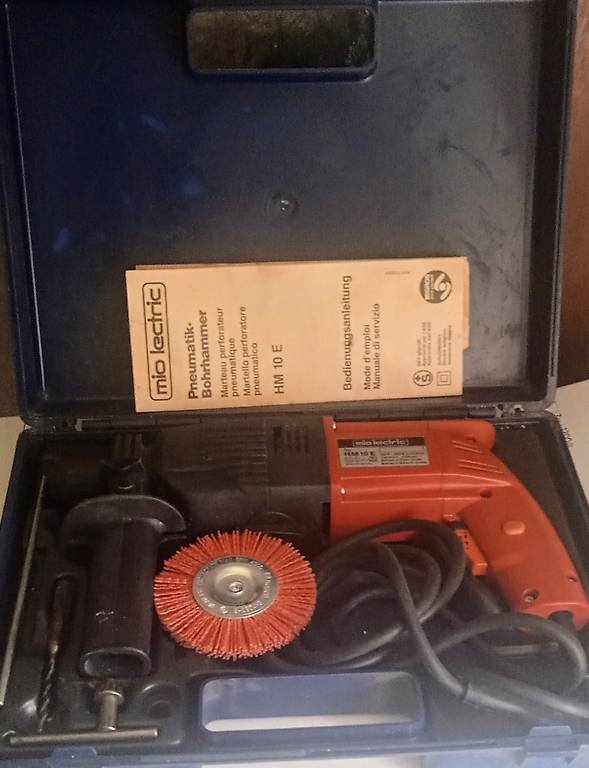 Schlagbohrmaschine/ Bohrhammer