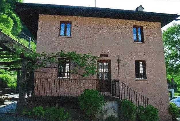 Appartamento pianoterra 3 1/2 con giardino