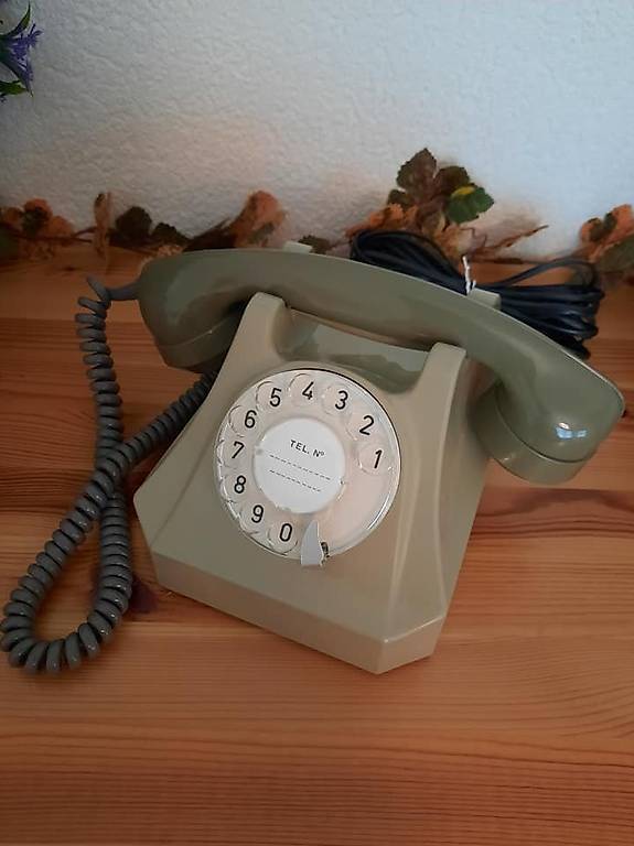 Graues Wählscheiben Telefon Modell 50