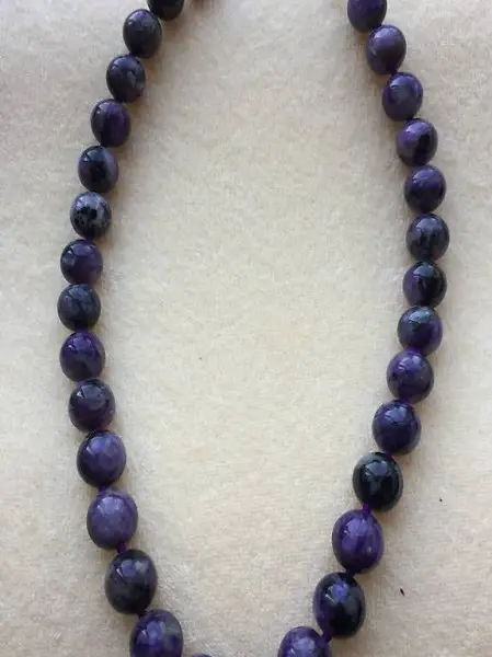 Charoit (A) - Kette Edelstein Mineralien Schmuck Stein Basel