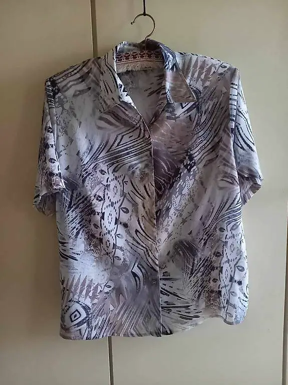 Damen Bluse Kurzarm Gr. 46 gemustert