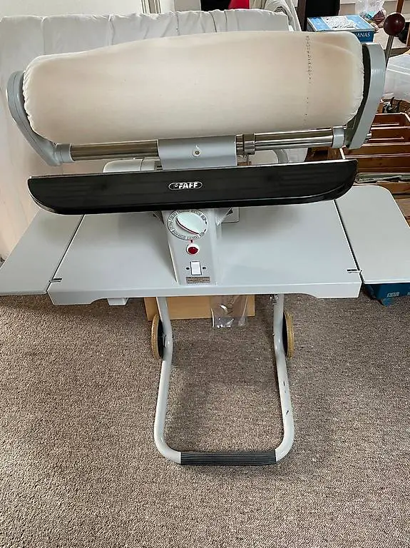 Pfaff Bügelmaschine