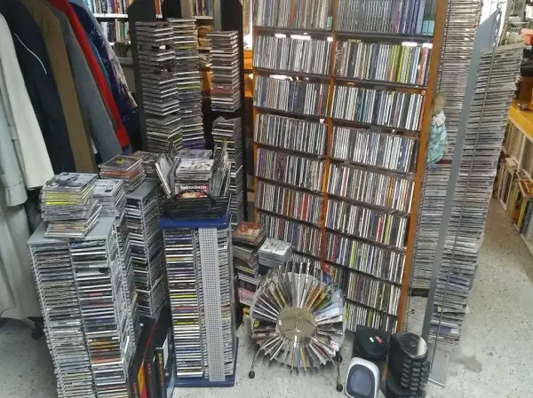 100 Stk Musik CD nach ihrer Wahl zum Preis von Fr. 50.-