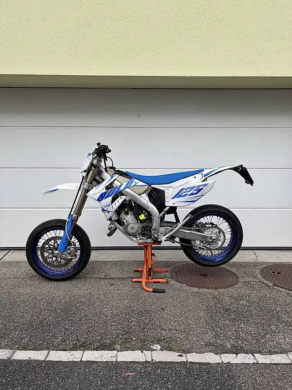 TM 125 SMR