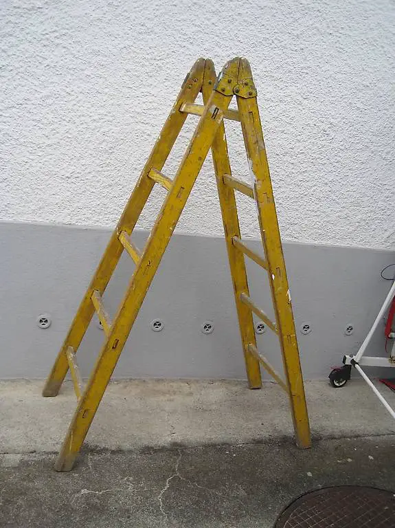 antike Bockleiter aus Holz zur Deko / Holzleiter / Leiter