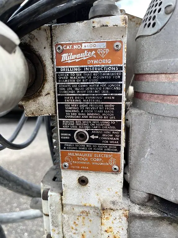 Kernbohrmaschine Milwaukee (Defekt)