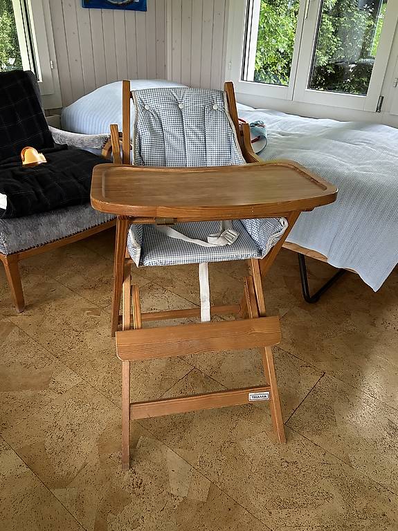 Massivholz Kinderhochstuhl mit Polsterung? Marke TRAMA